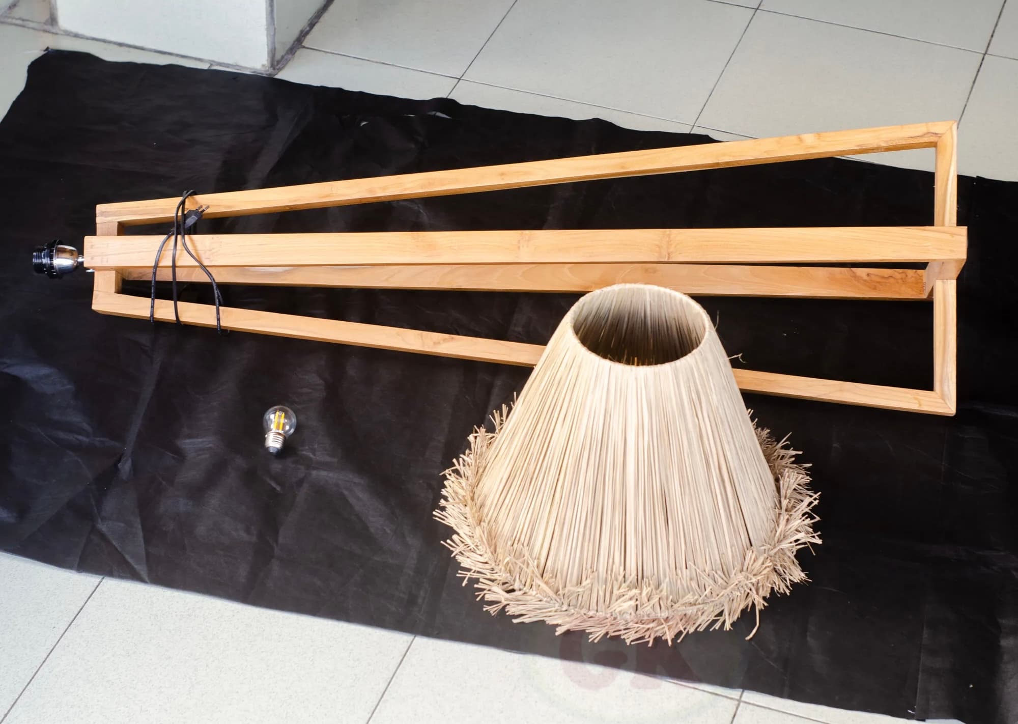 Kap Lampu Standing Rotan RUSTIC 32 D40 (1/3)