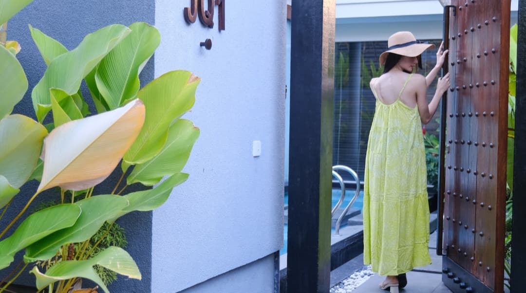 Premium Lime Green Maxi Dress Lightweight Rayon Bali Resort Style (1/3)