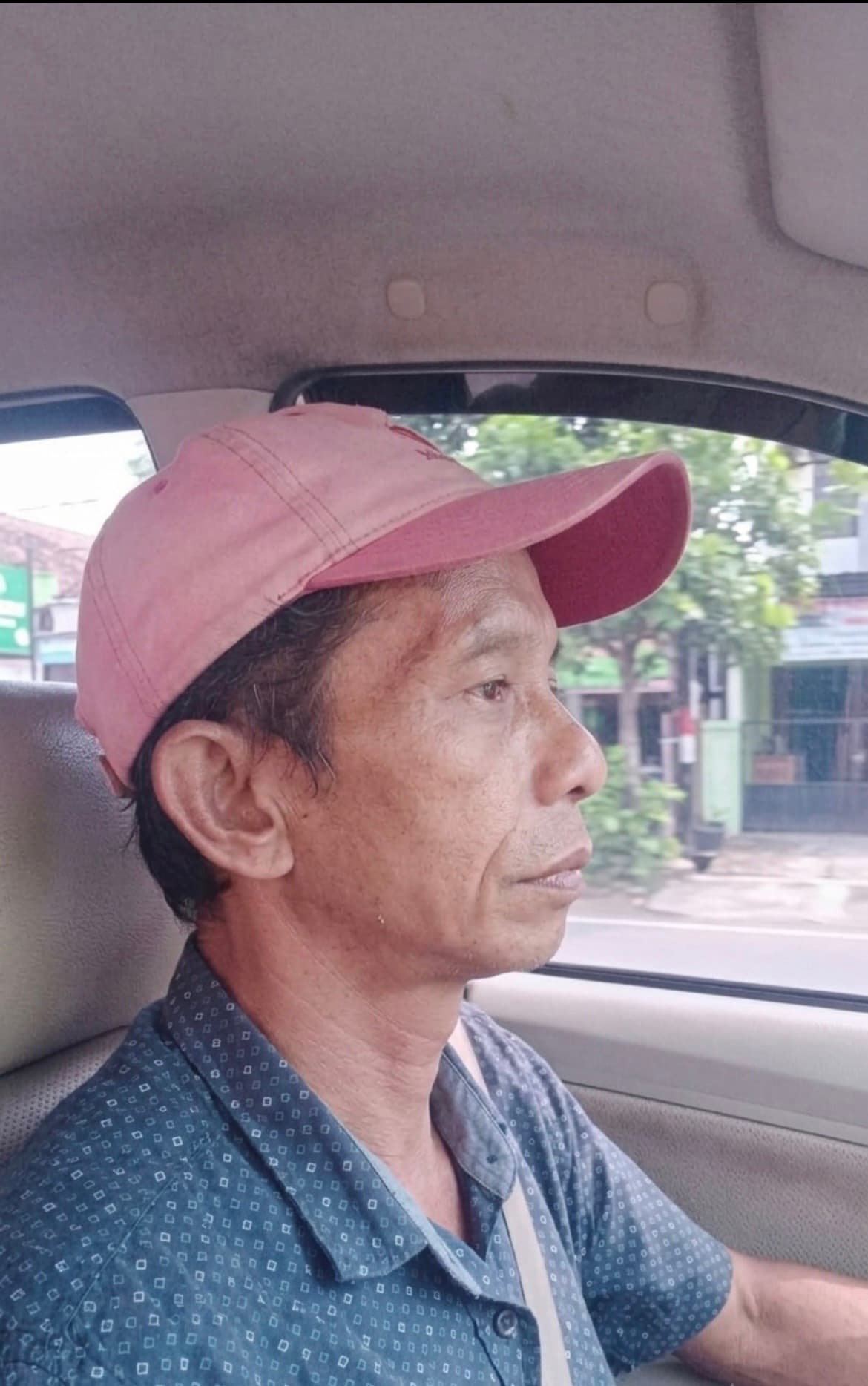 Airport driver Sutikno — photo 1
