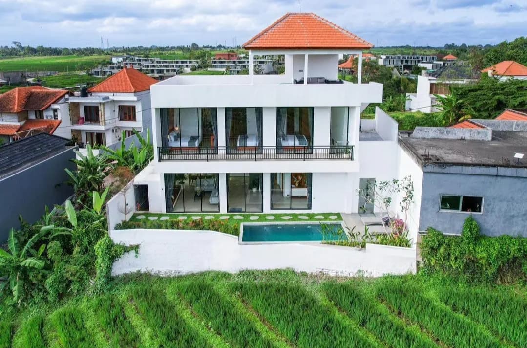 FOR RENT AND LEASE VILLA MUNGGU RICE FIELD VIEW (1/3)
