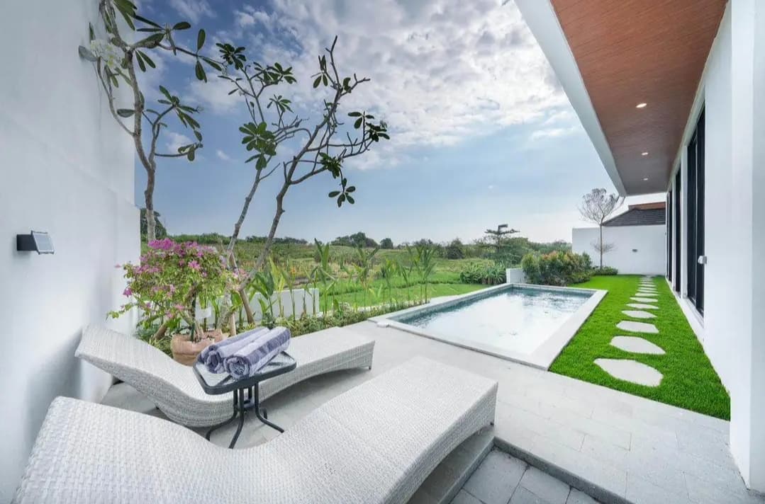 FOR RENT AND LEASE VILLA MUNGGU RICE FIELD VIEW (1/3)
