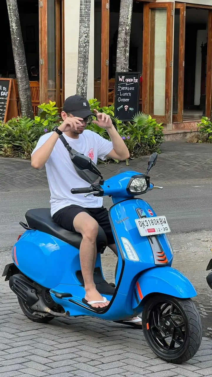 New Vespa Facelift 2025 – Modern, Sporty & Stylish (1/3)