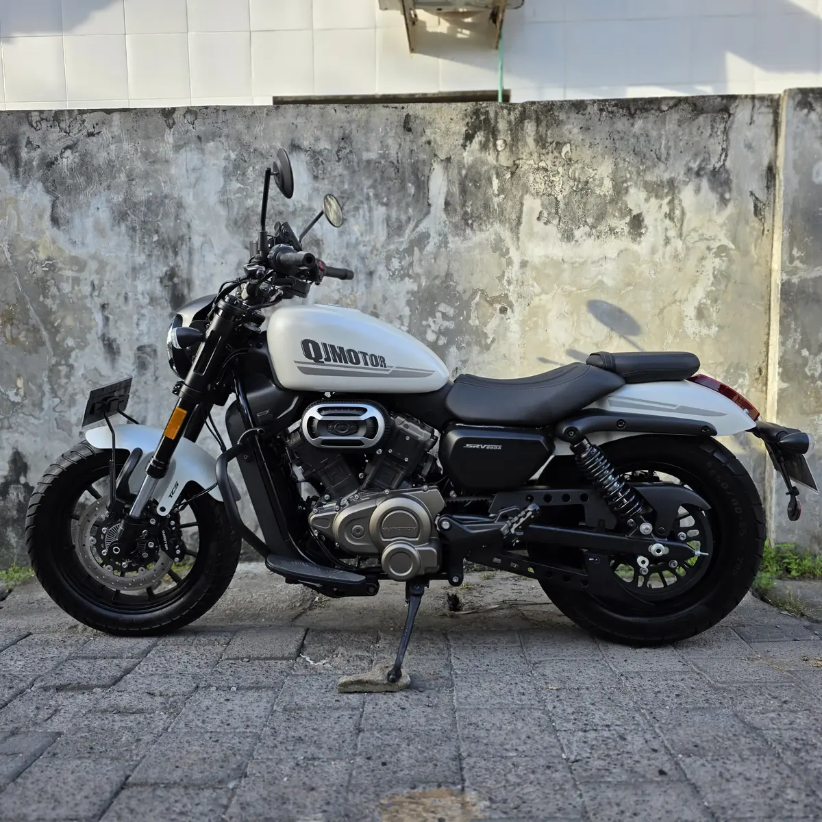 QJMotor SRV 250 AMT — photo 1