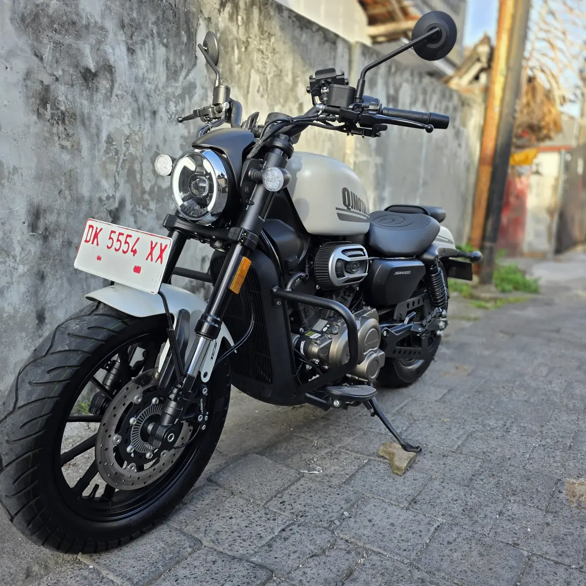 QJMotor SRV 250 AMT (1/3)
