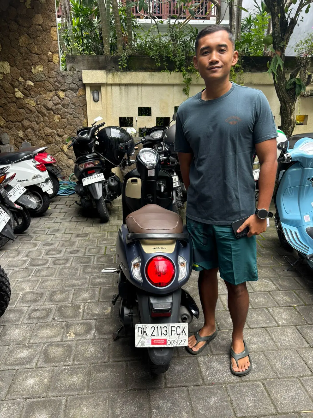 Honda Scoopy Rental — photo 1