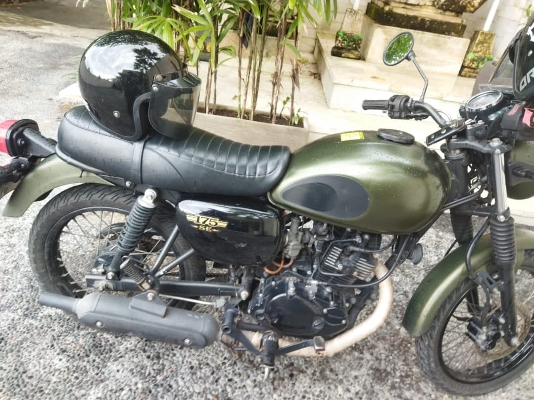 Kawasaki W175 — photo 1