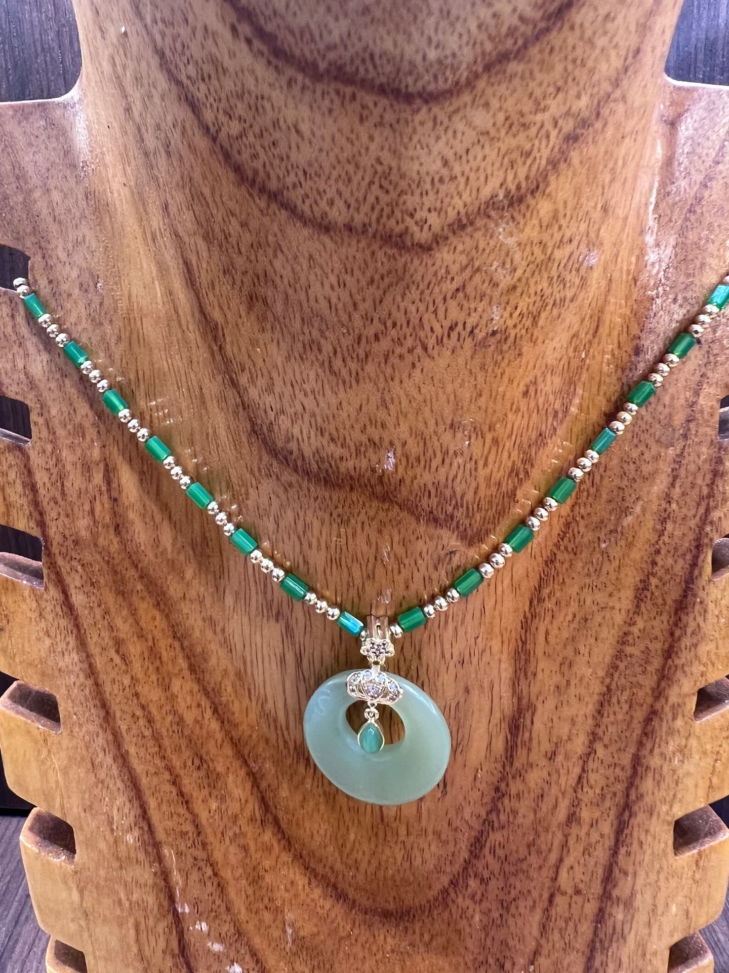 Ожерелье из нефрита – Jade Necklace (1/2)