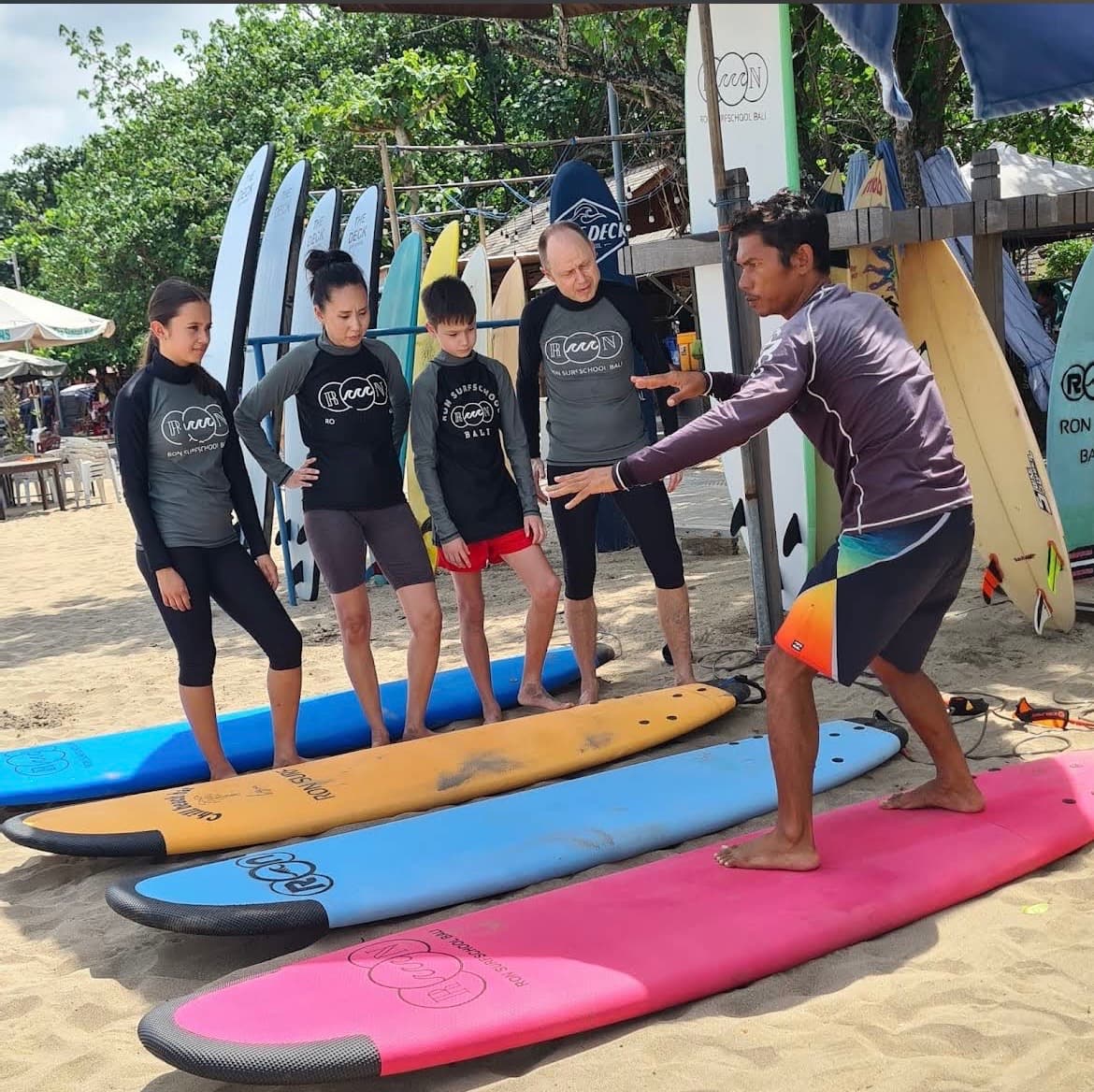 RON Surf School Bali – Belajar Surfing (1/3)