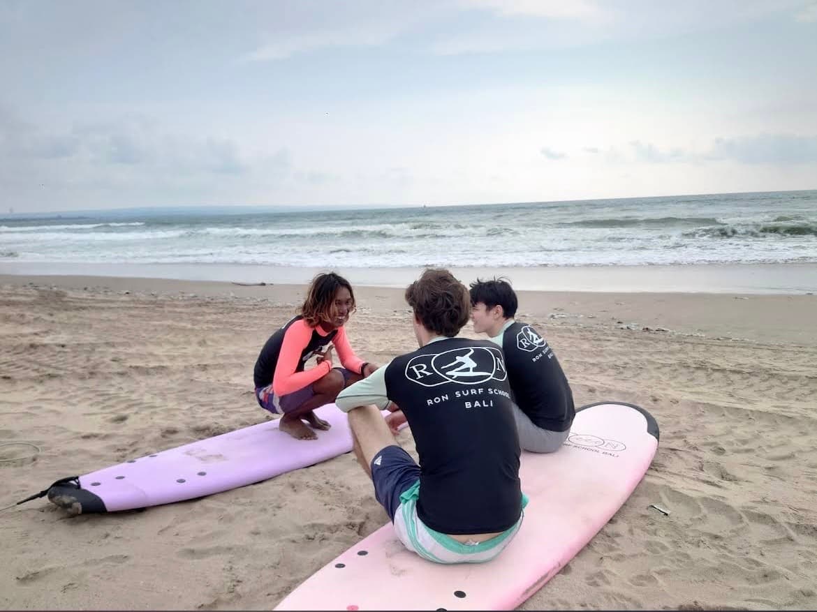 RON Surf School Bali – Belajar Surfing (1/3)