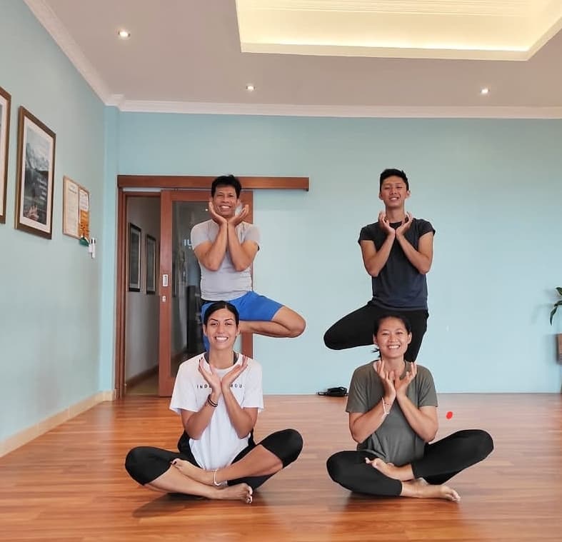 YOGA AT HOME (1/3)