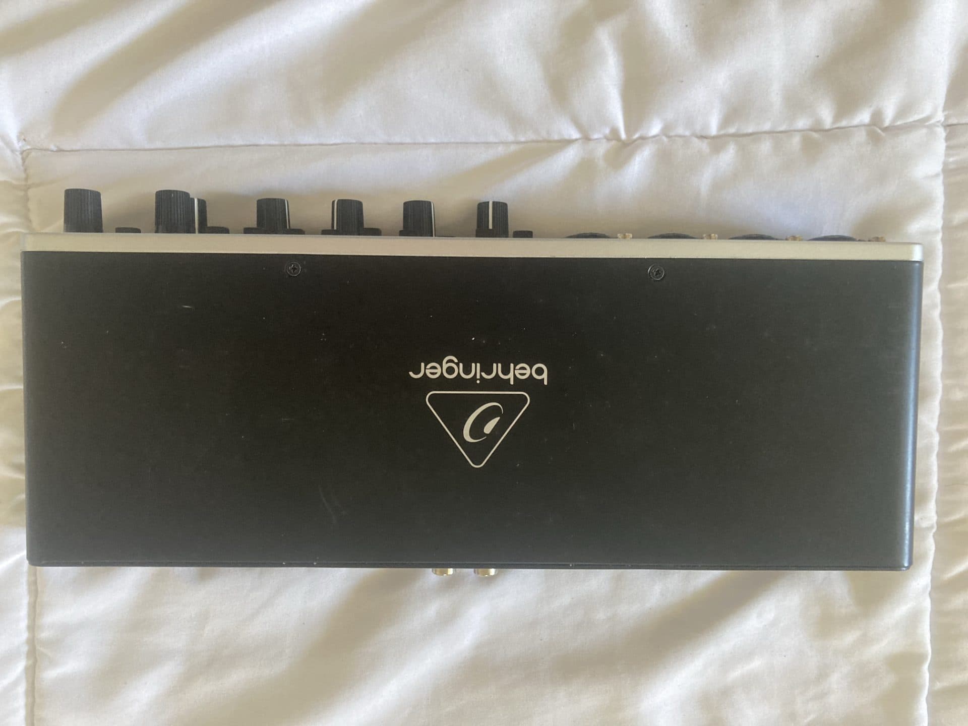 BEHRINGER U-PHORIA SOUND CARD/RECORDING INTERFACE (NEW-UNUSED) (1/3)