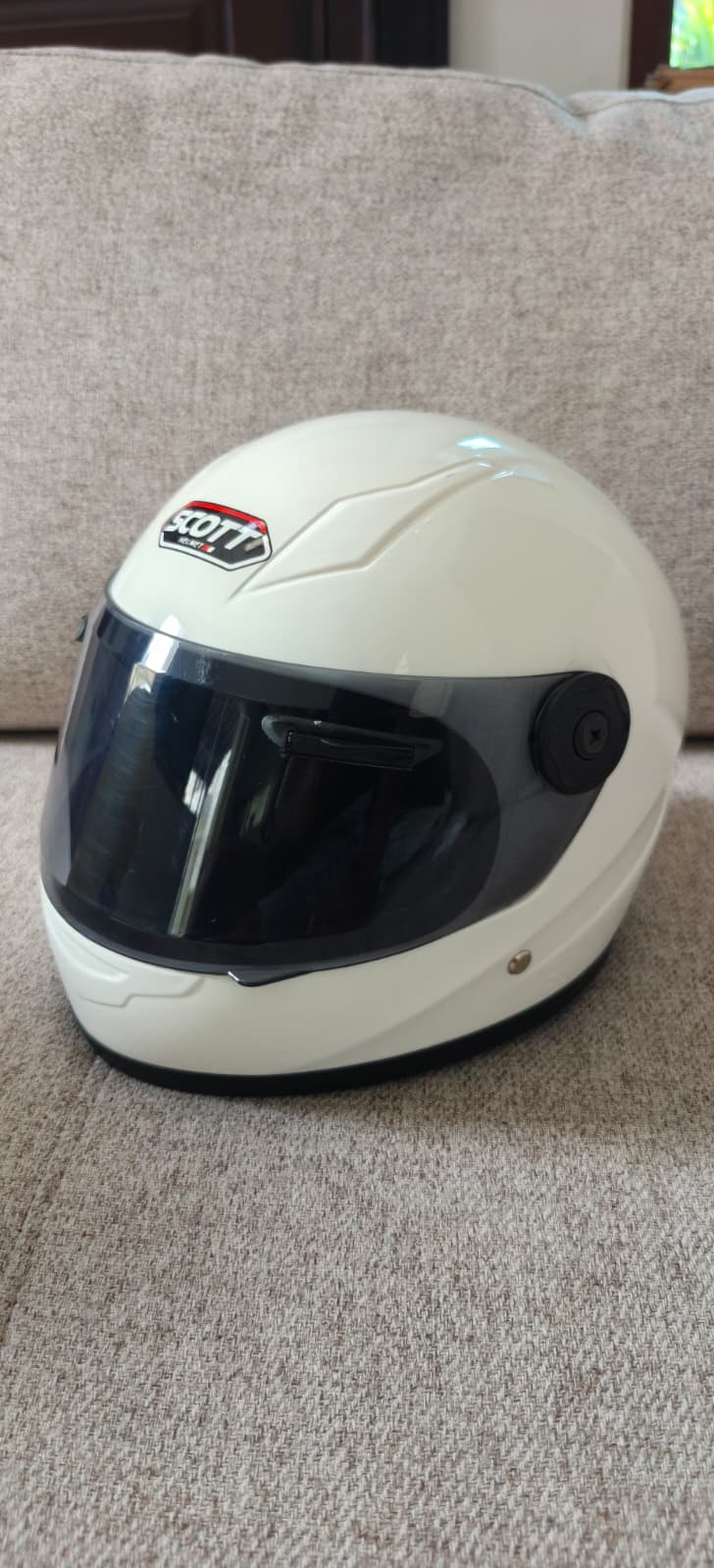 2x Scott Kids Helmets (1/4)
