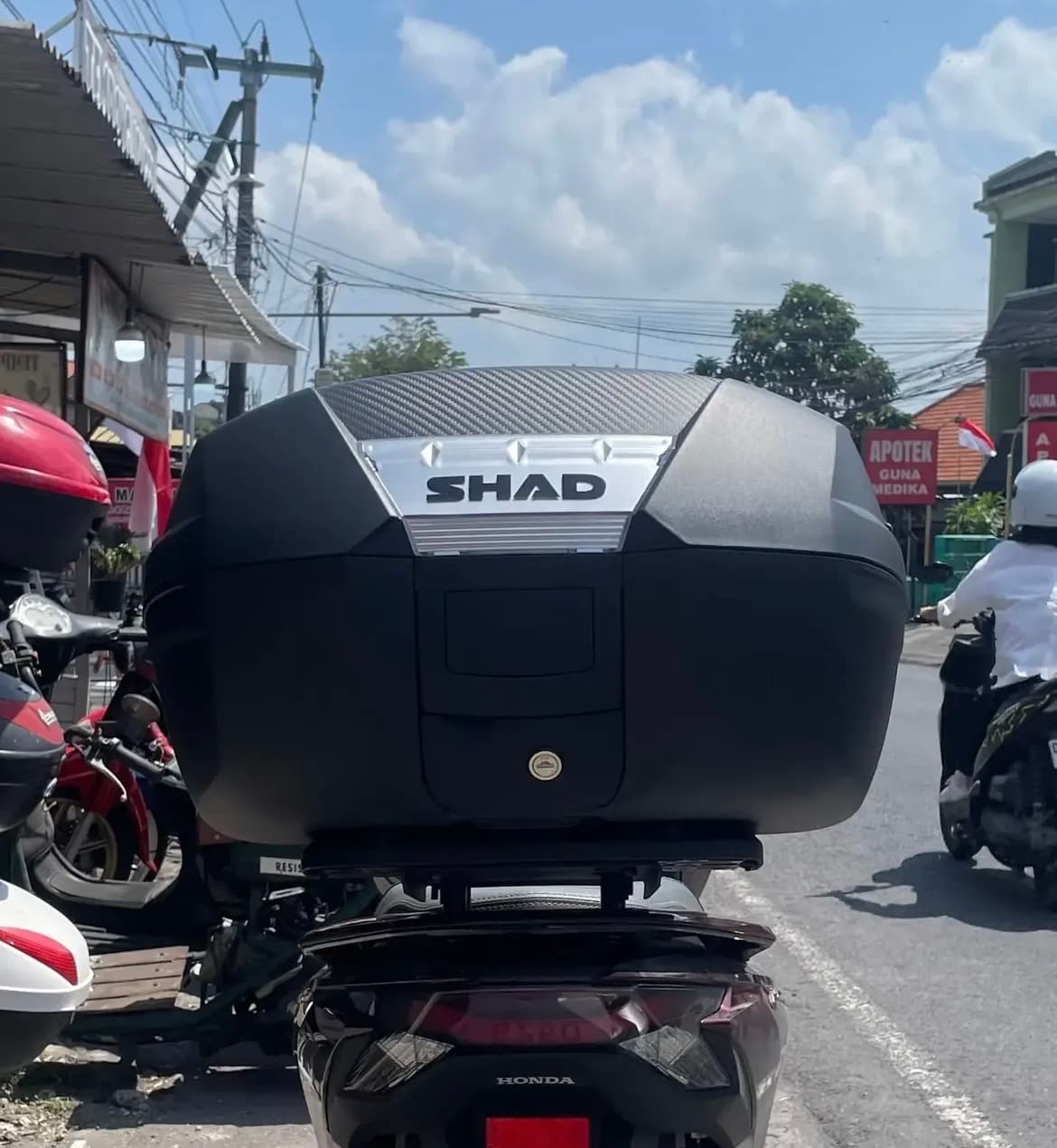 SHAD SH44 Top Box Motor – 44 Liter (1/3)