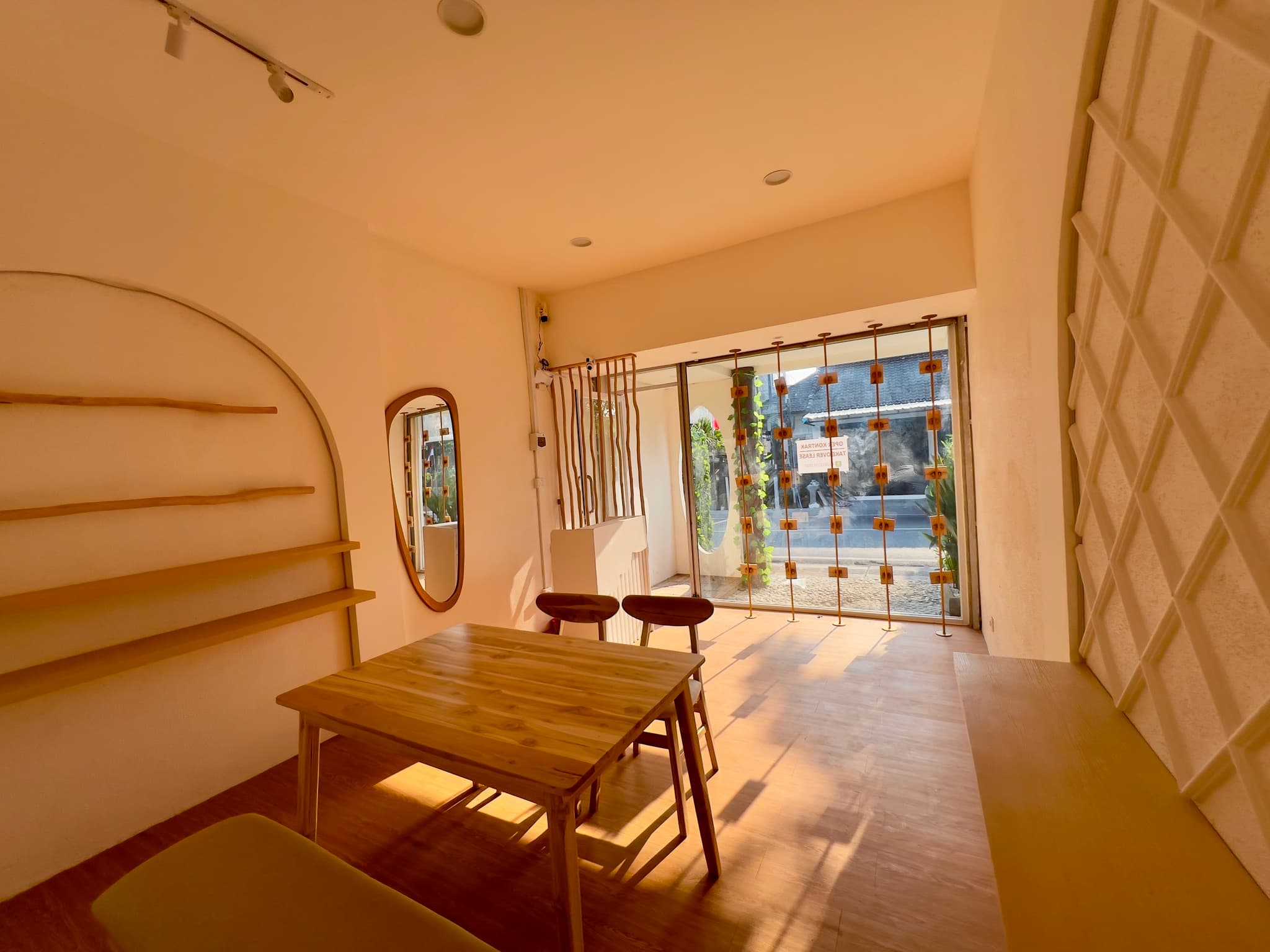TAKE OVER COMMERCIAL SPACE – BERAWA (1/3)
