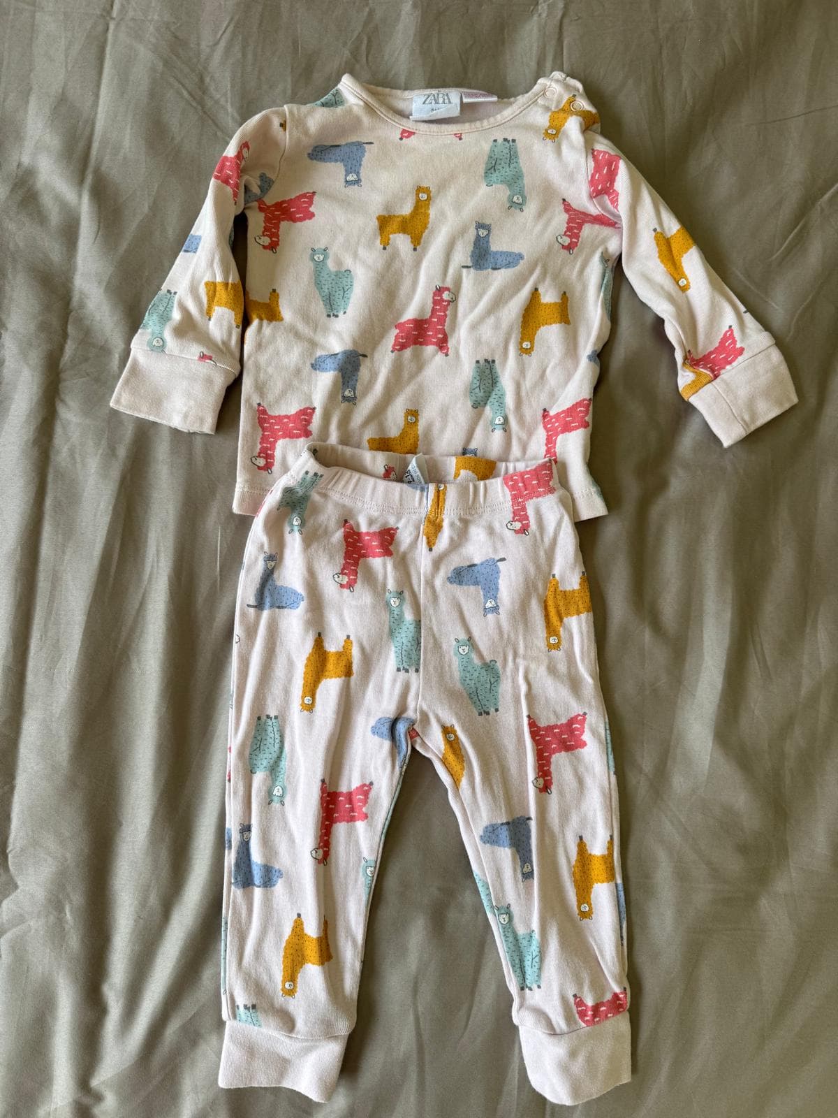 Zara Pajamas 9-12 months (1/2)