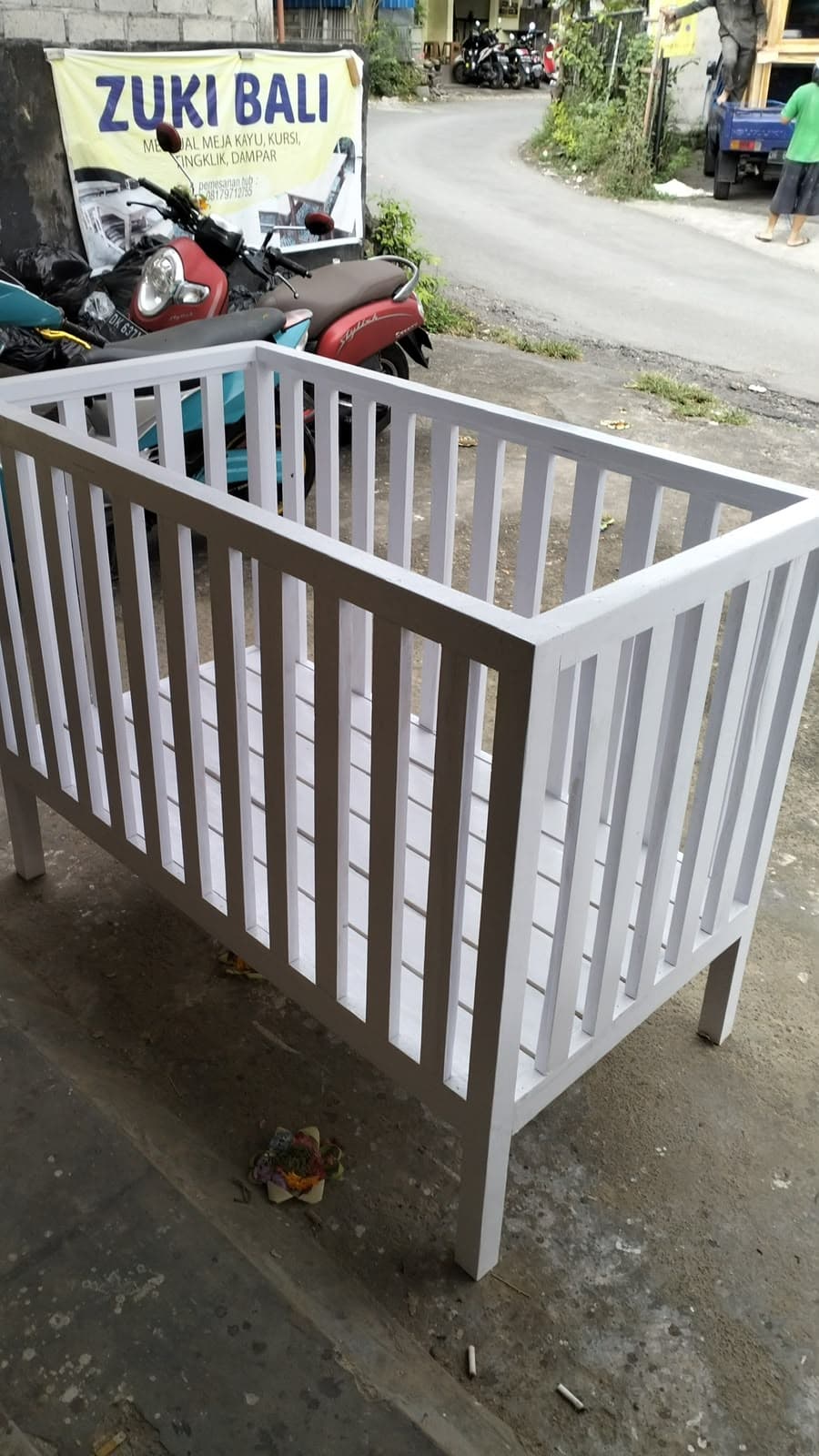 Teak Wood Baby Crib (1/3)