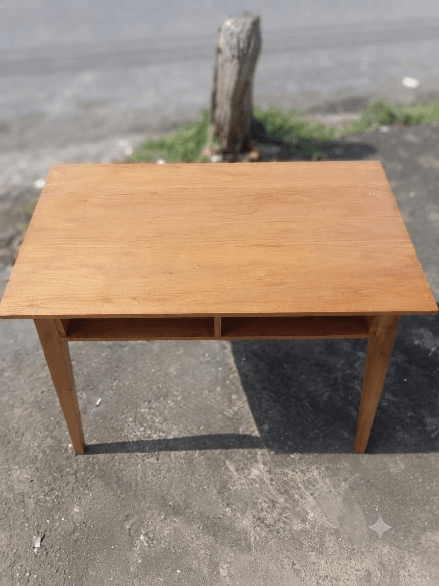 Bureau simple en bois de teck (1/3)