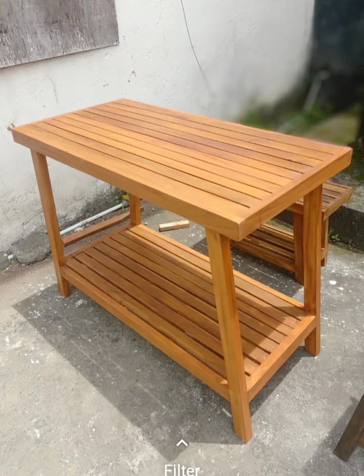 Table Multifonction Minimaliste (1/2)