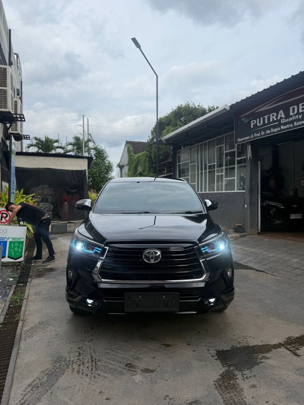 Innova Reborn G 2022 Diesel Automatic — photo 1
