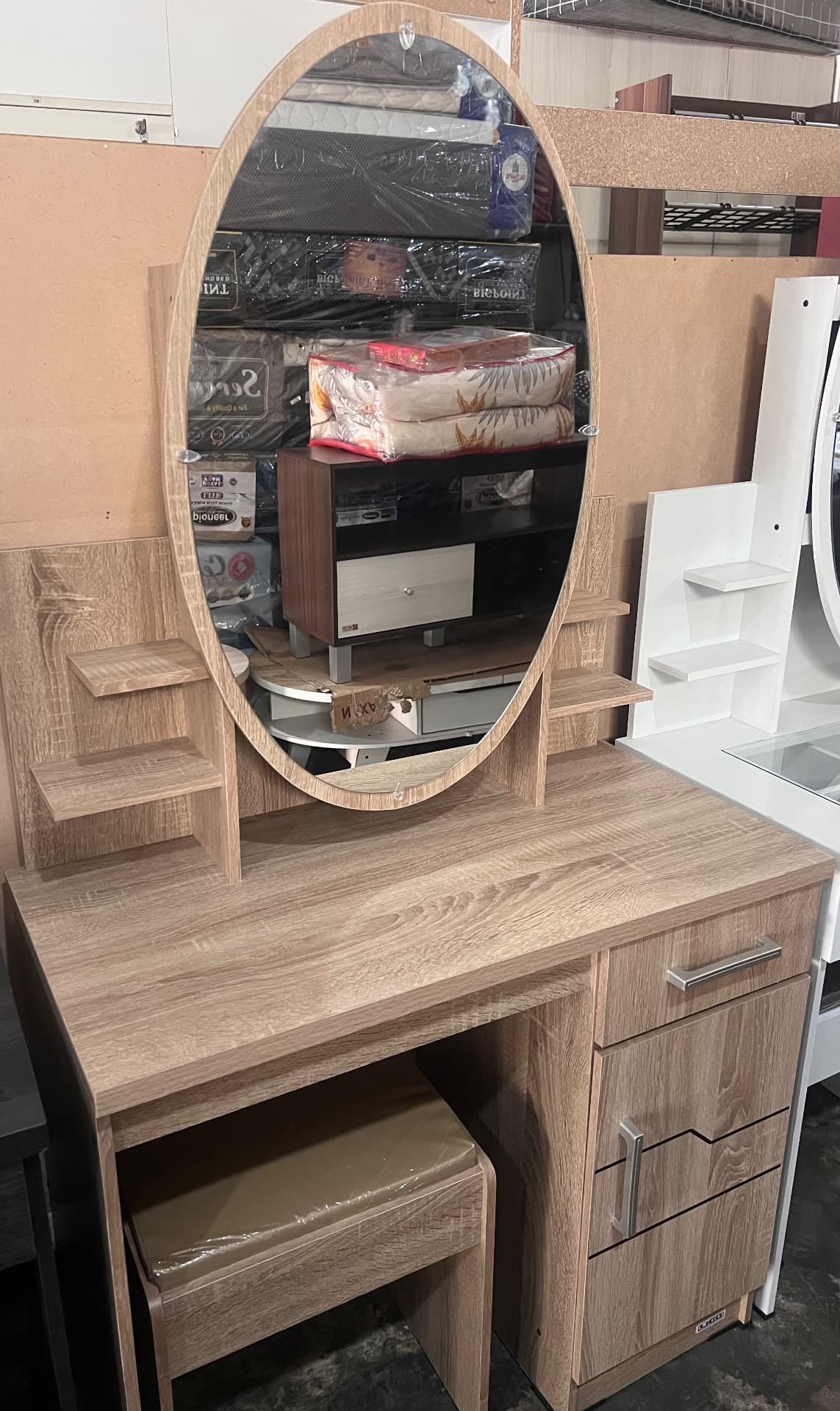 Coiffeuse Minimaliste Moderne avec Miroir Ovale & Tabouret (1/2)
