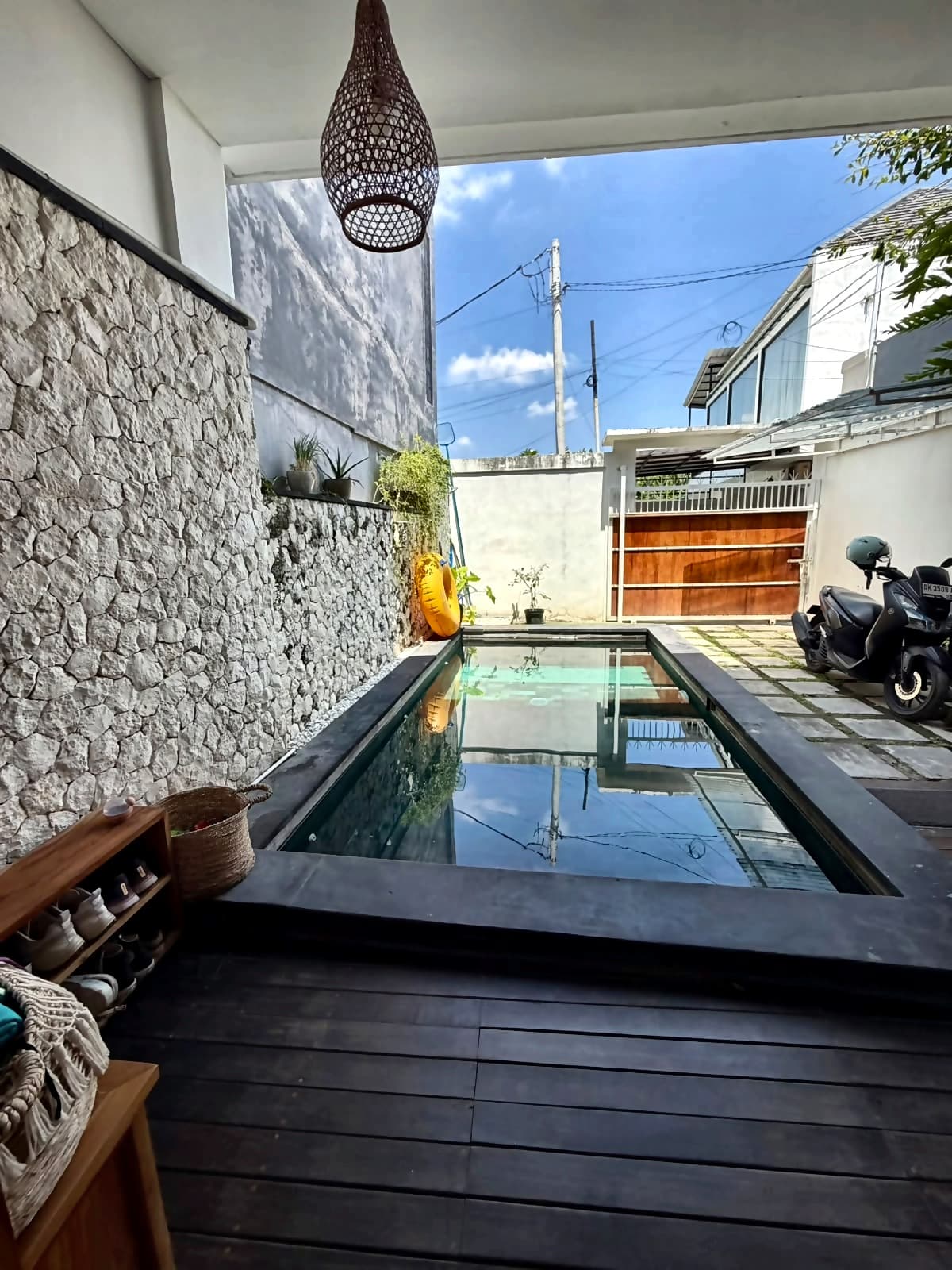 3BR enclosed Villa Kerobokan/Umalas (1/5)