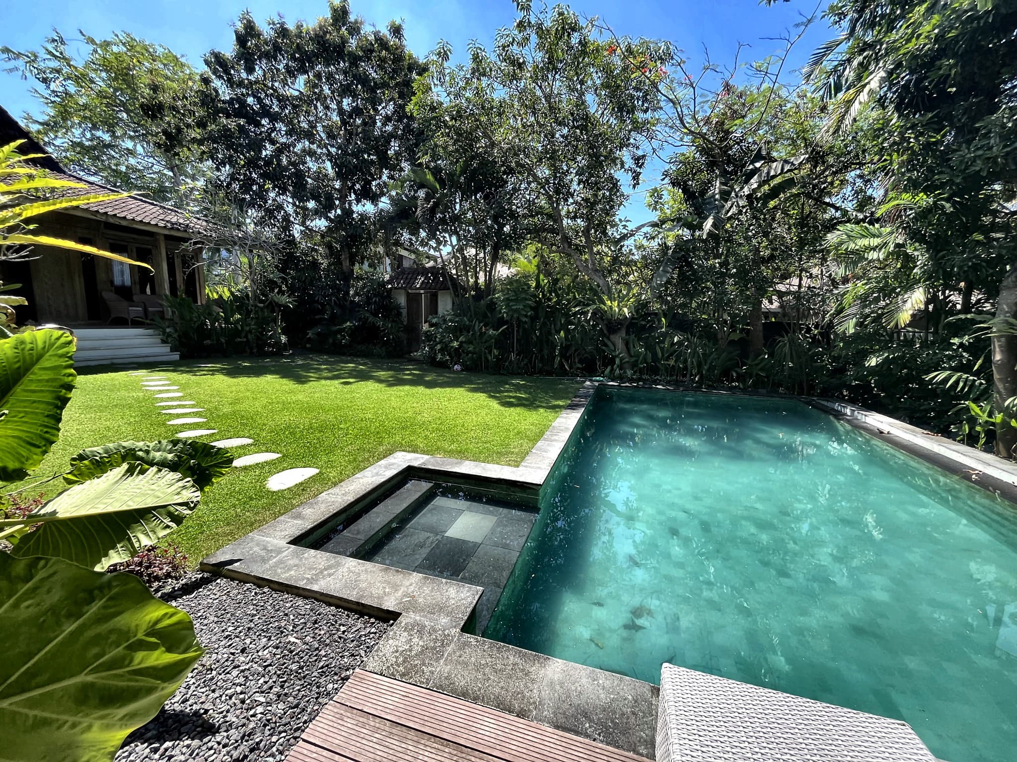 2BR ENCLOSED VILLA BERAWA (1/5)