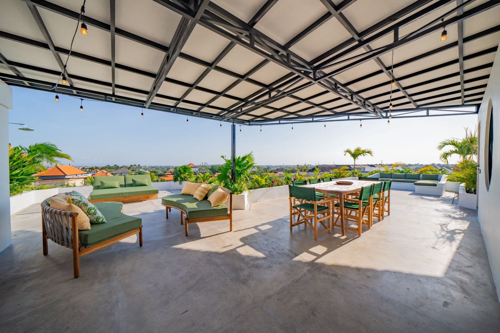 4BR Modern Villa UMALAS (1/4)