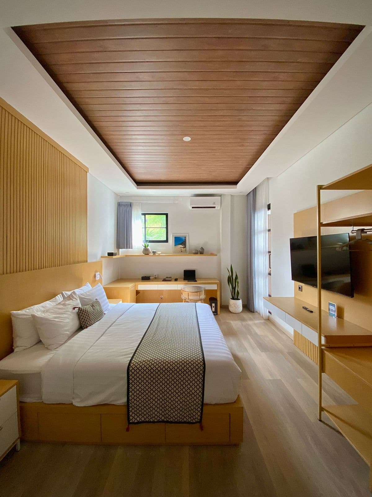 4BR BERAWA ENCLOSED Villa with Rooftop (1/5)