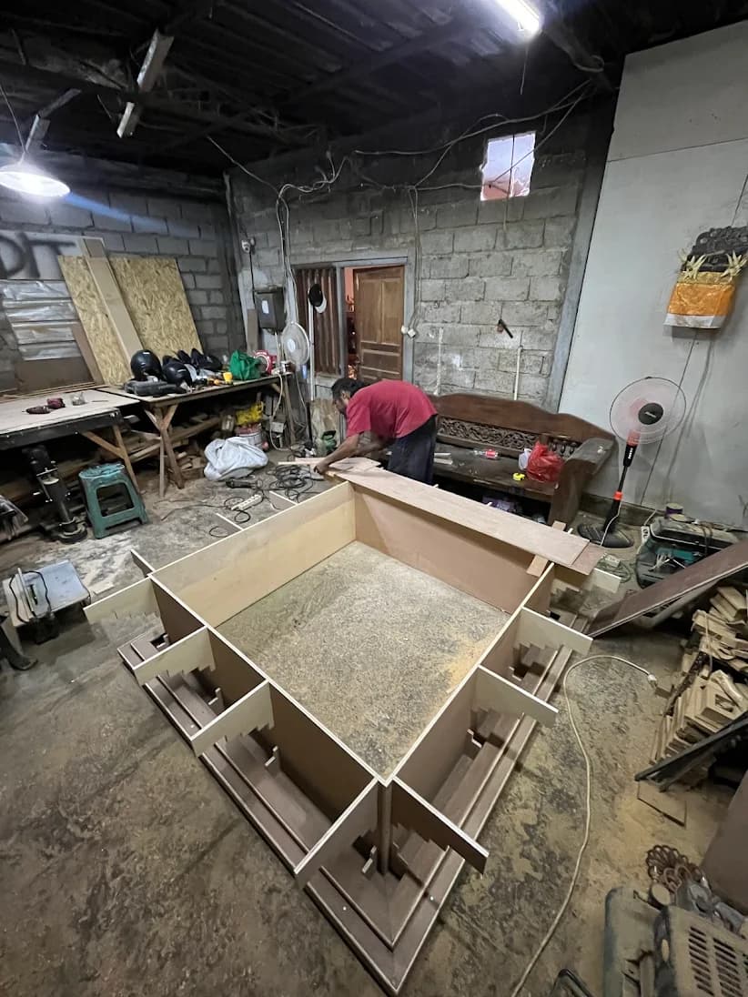 Menuisier professionnel et travail du bois sur mesure (1/5)