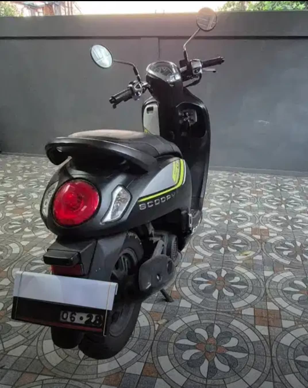 SCOOPY BLACK 2023 1 OWNER 6000 KM FRESH. PLAT DK BALI, NUSA DUA BALI 2023 (1/5)