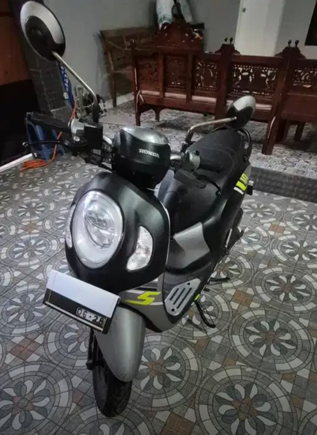 SCOOPY BLACK 2023 1 OWNER 6000 KM FRESH. PLAT DK BALI, NUSA DUA BALI 2023 (1/5)