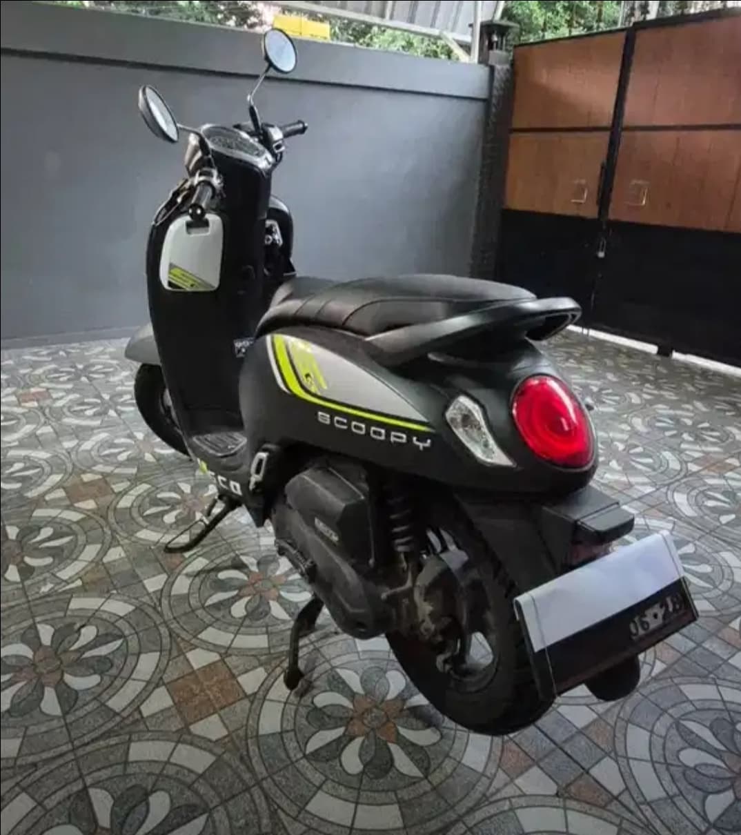 SCOOPY BLACK 2023 1 OWNER 6000 KM FRESH. PLAT DK BALI, NUSA DUA BALI 2023 (1/5)