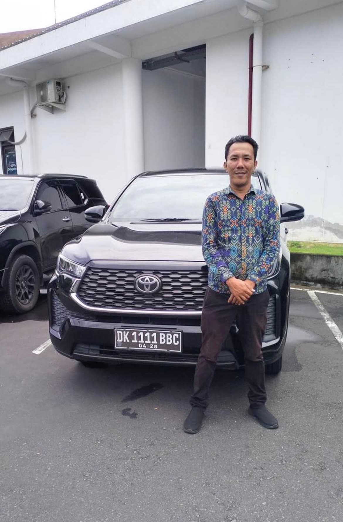 Innova Zenix — photo 1