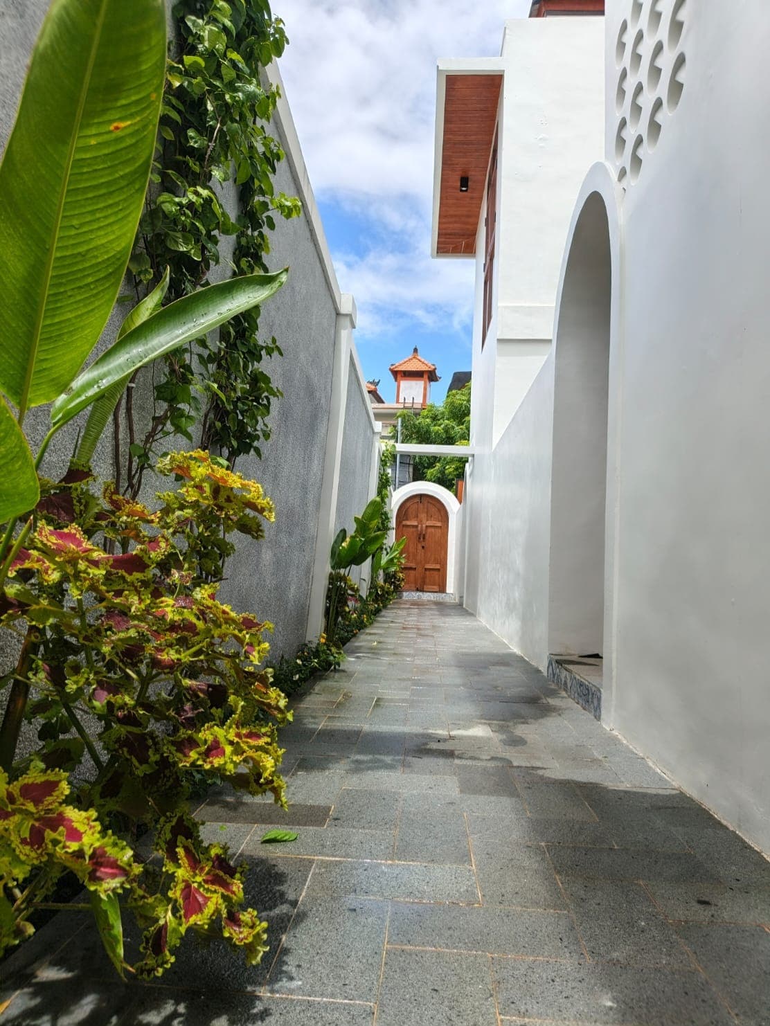 2 BEDROOMS VILLA IN SANUR FOR RENT / LEASEHOLD (1/5)