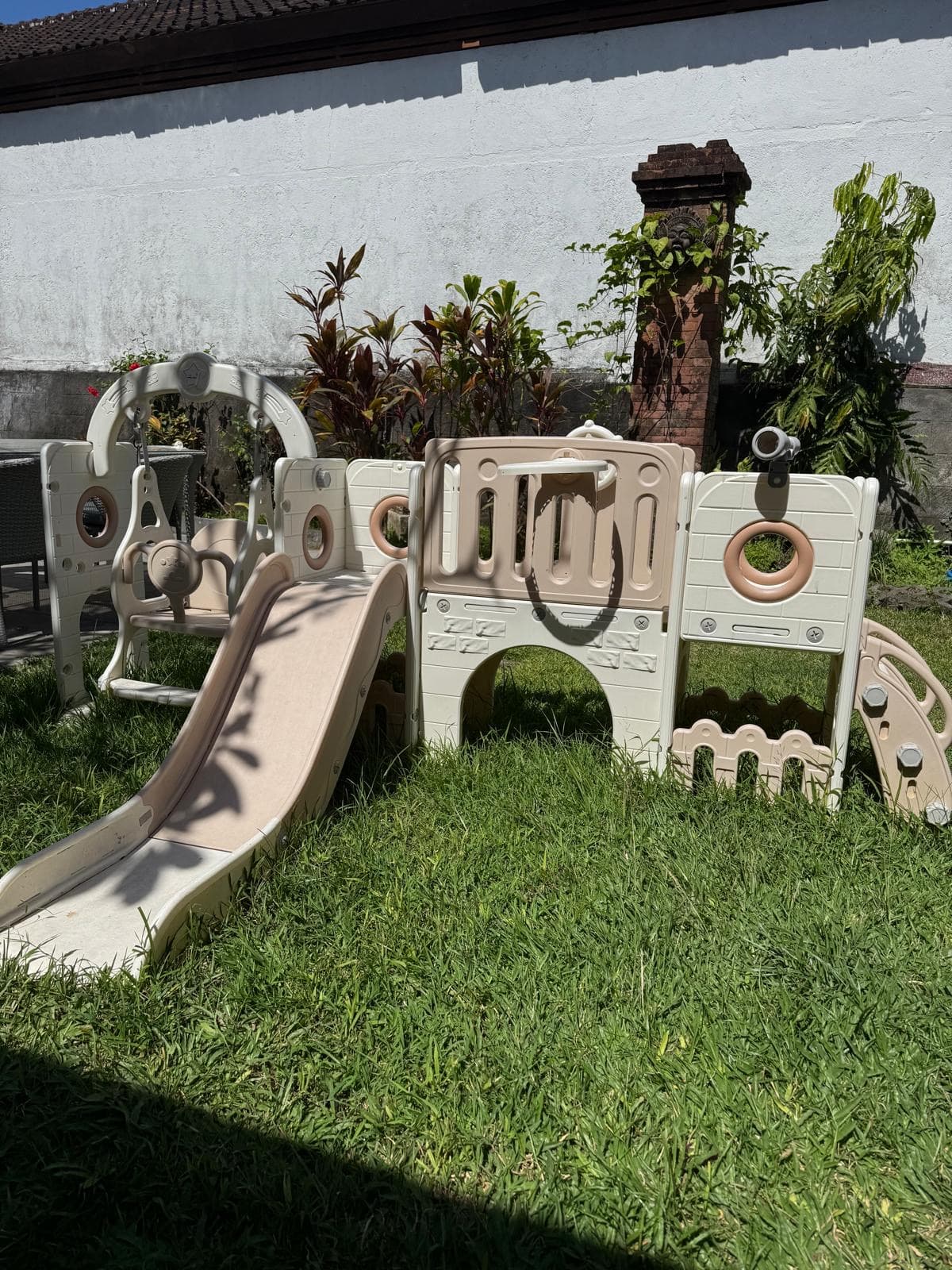 Outdoor playground — photo 1