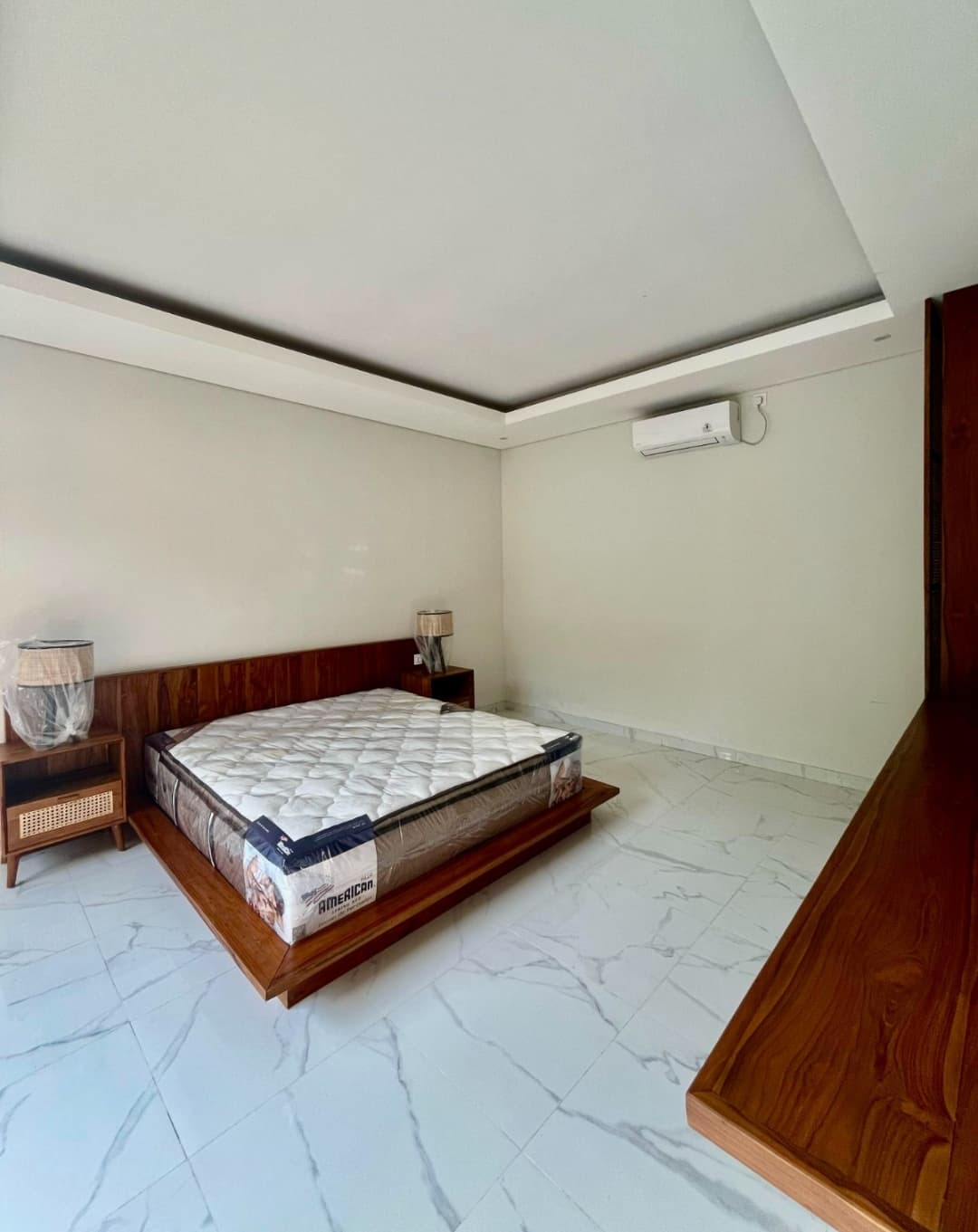 LUXURY SEMINYAK VILLA - MODERN TROPICAL ( 2BR+2BT) ~ SHOW UNIT (1/3)