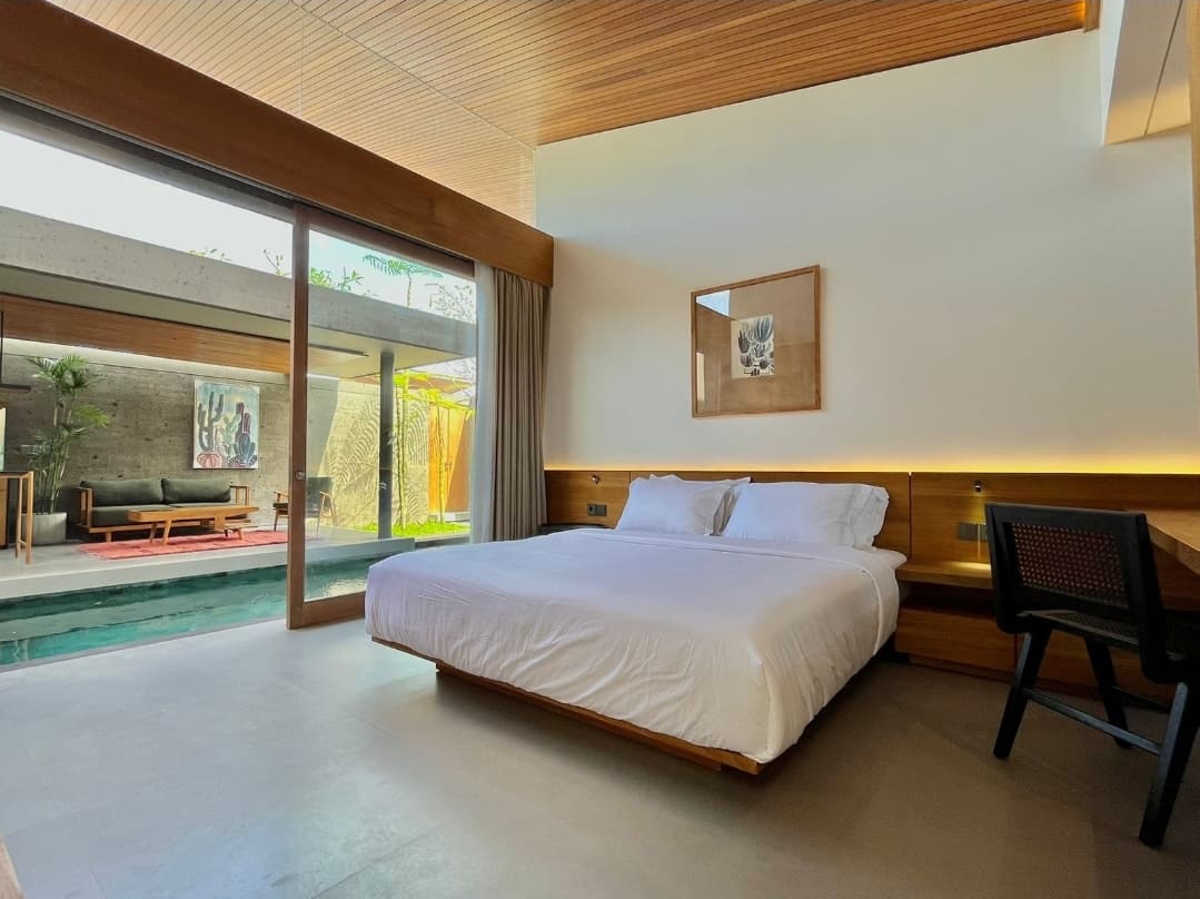 Villa Modern Kayu Tulang Canggu (1/3)