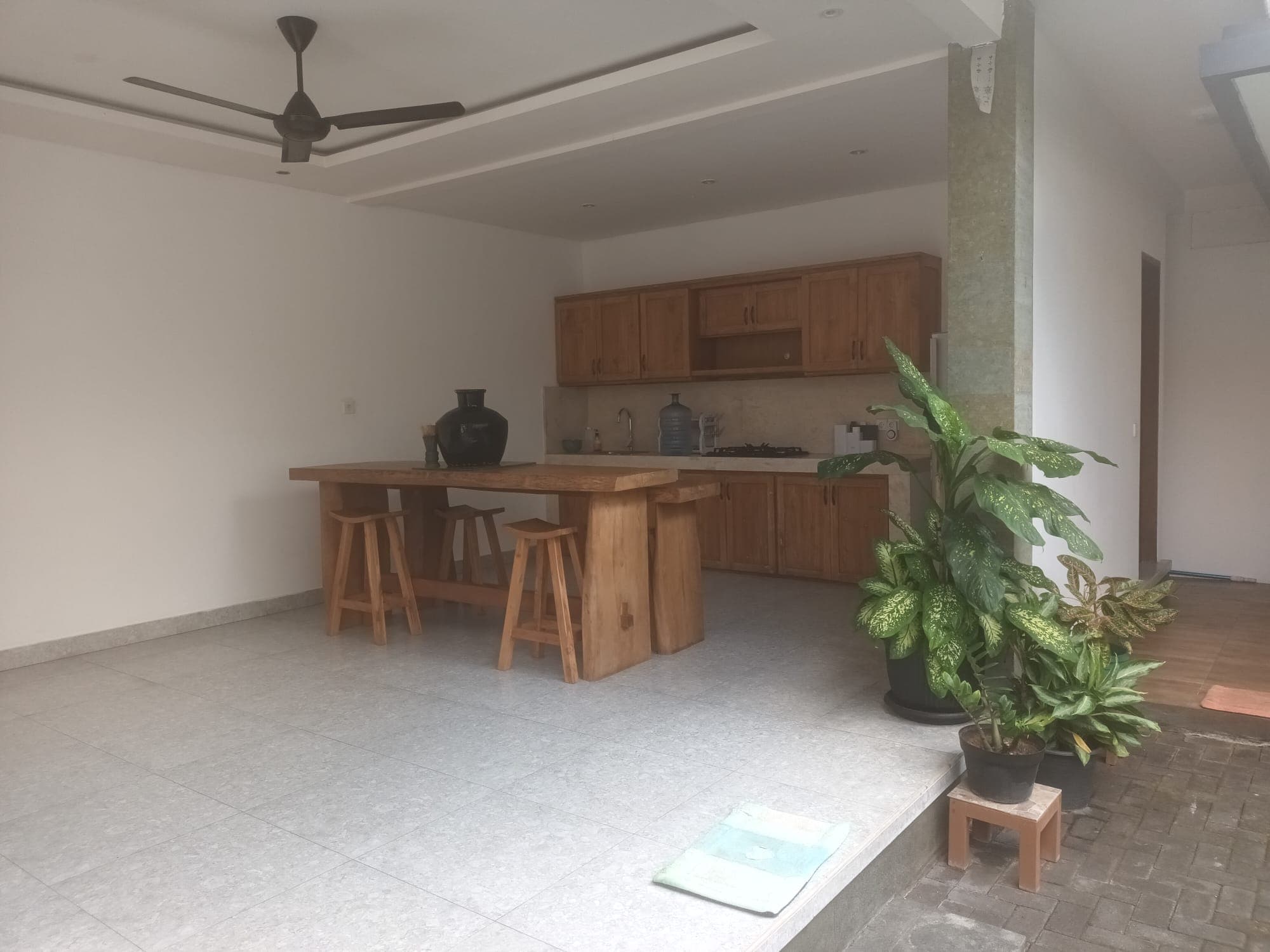 Villa 2 bedrooms Umalas Yearly Rental (1/3)