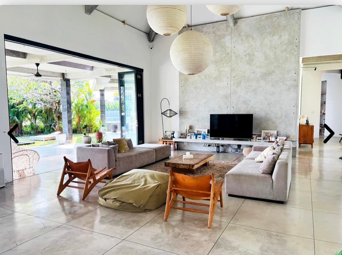 Dream house for sale on 28 ares (1/3)