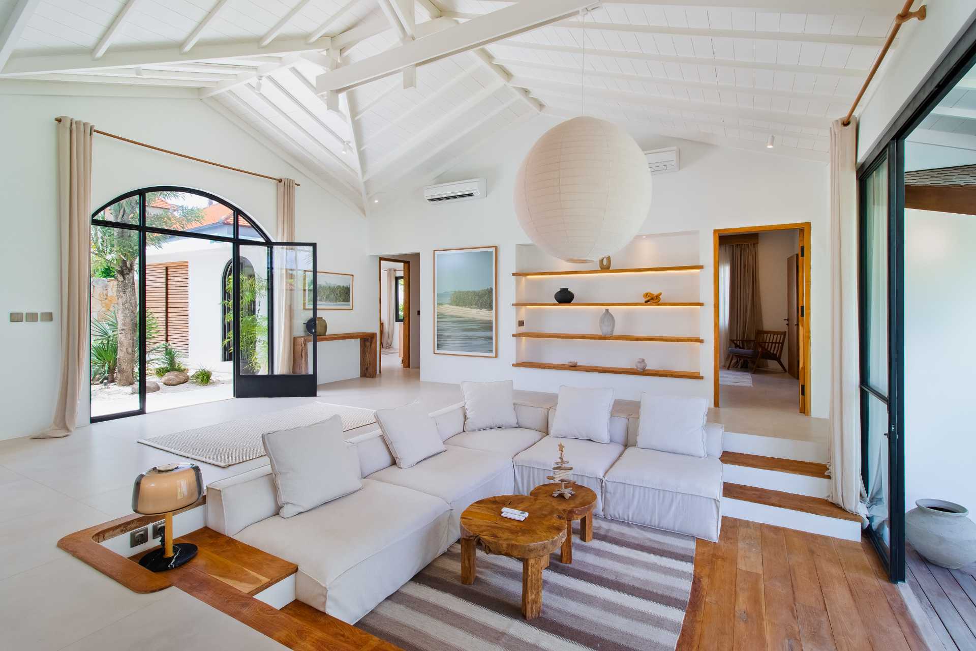 Villa Panas Sekali – Modern 3-Bedroom Tropical Villa in Canggu (1/3)