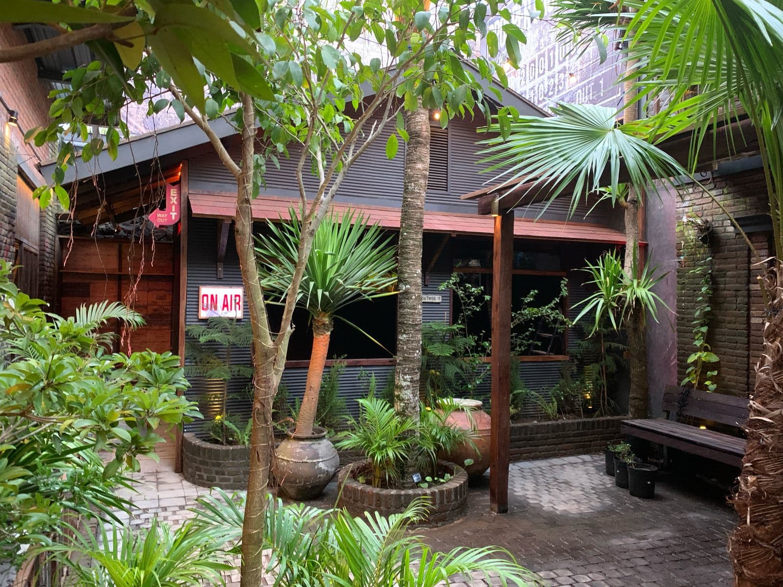 Broven Gourmet Pecatu – Event, Dining & Rooftop Commercial Asset (1/9)