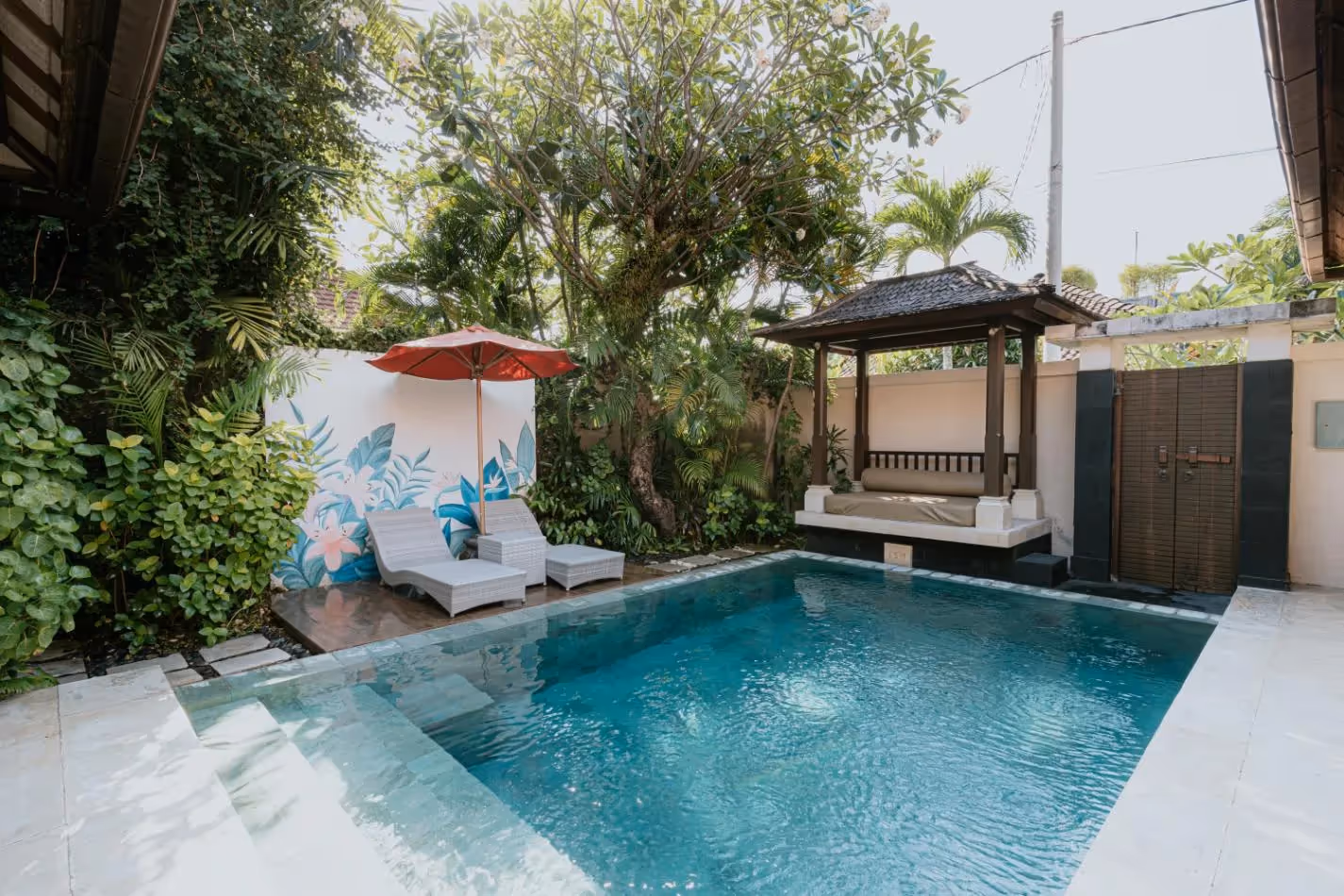Disara in Seminyak – Turn-Key 1BR Villa with Outdoor Bath & Tropical Charm — photo 1