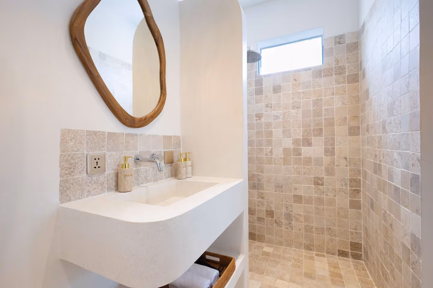 Thesa Living Uluwatu – Ready 1BR Leasehold Apartment Near Beaches (1/7)