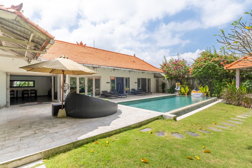 Senara Oasis in Bingin – Spacious 3BR Villa with Jungle Views & Private Pool (1/18)