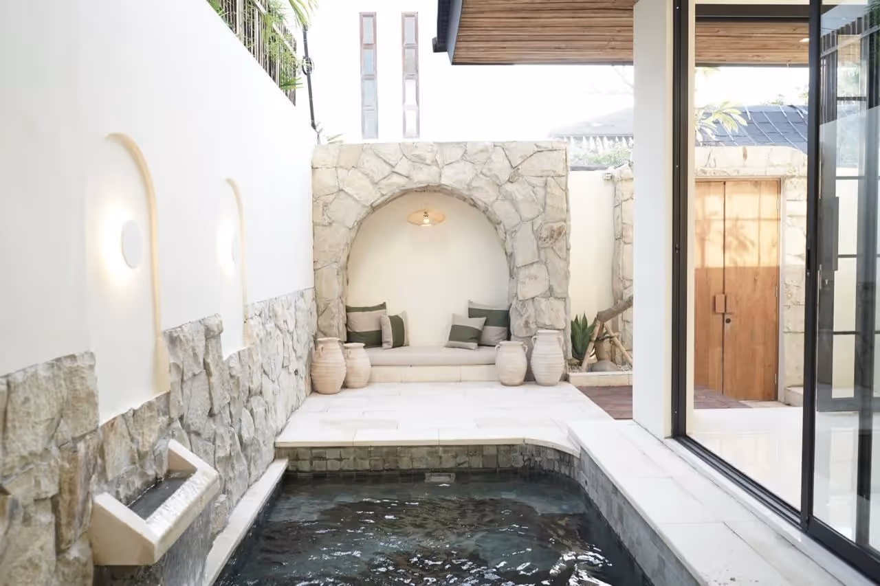 Villa Laurie - Modern Mediterranean 2-Bedroom Leasehold Villa with Smart Home System in Seminyak (1/8)