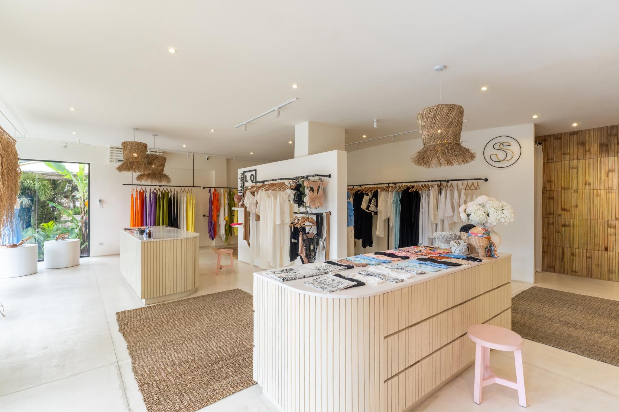 Soleri Shop di Uluwatu – Ruang Komersial Modern di Lokasi Utama Bingin — foto 1