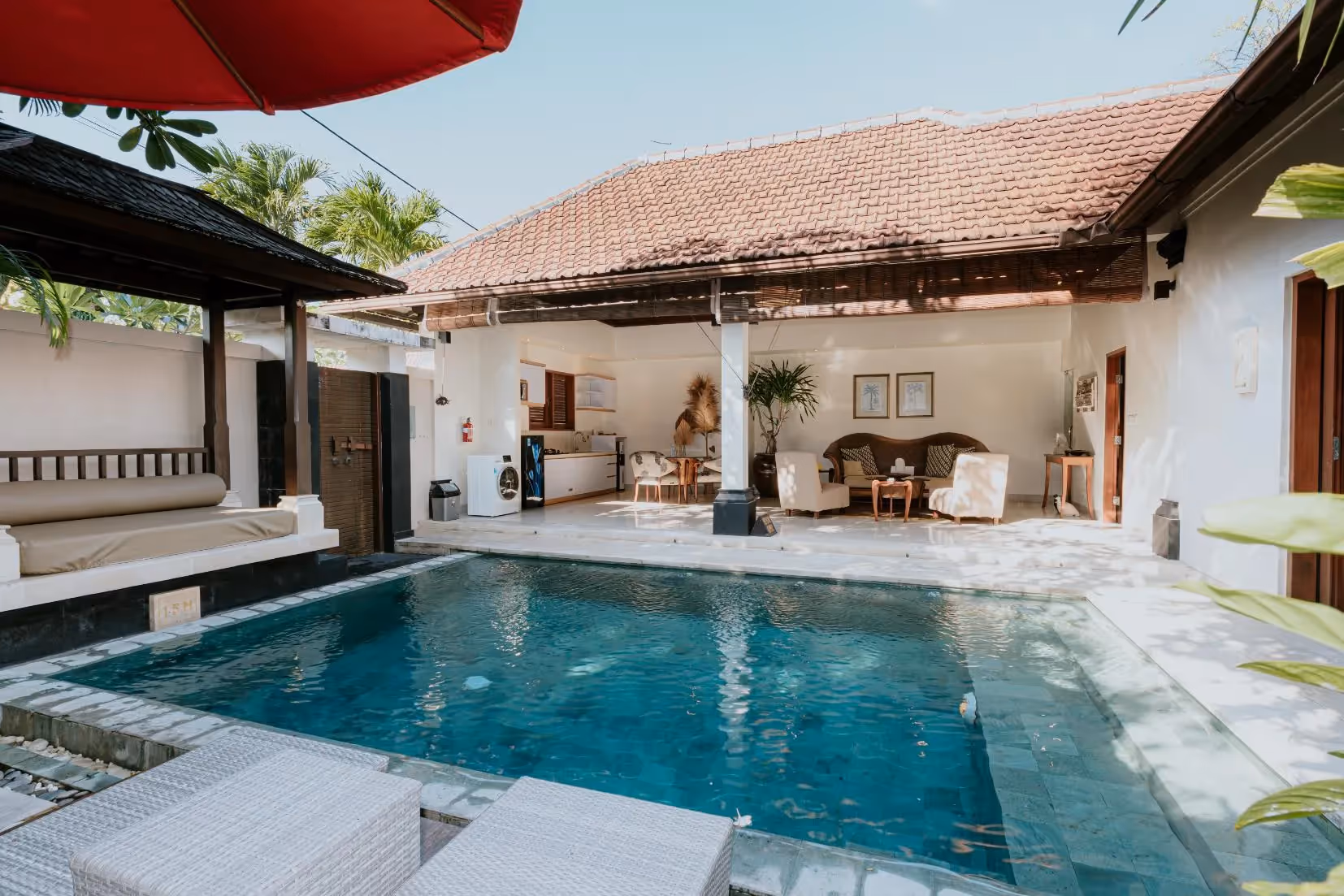 Disara à Seminyak – Villa 1 chambre clé en main avec bain extérieur et charme tropical (1/10)