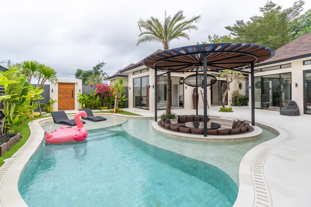 The Kavana Ungasan – Vila Halaman dengan Kolam Paviliun & Desain Modern Tropis — foto 1