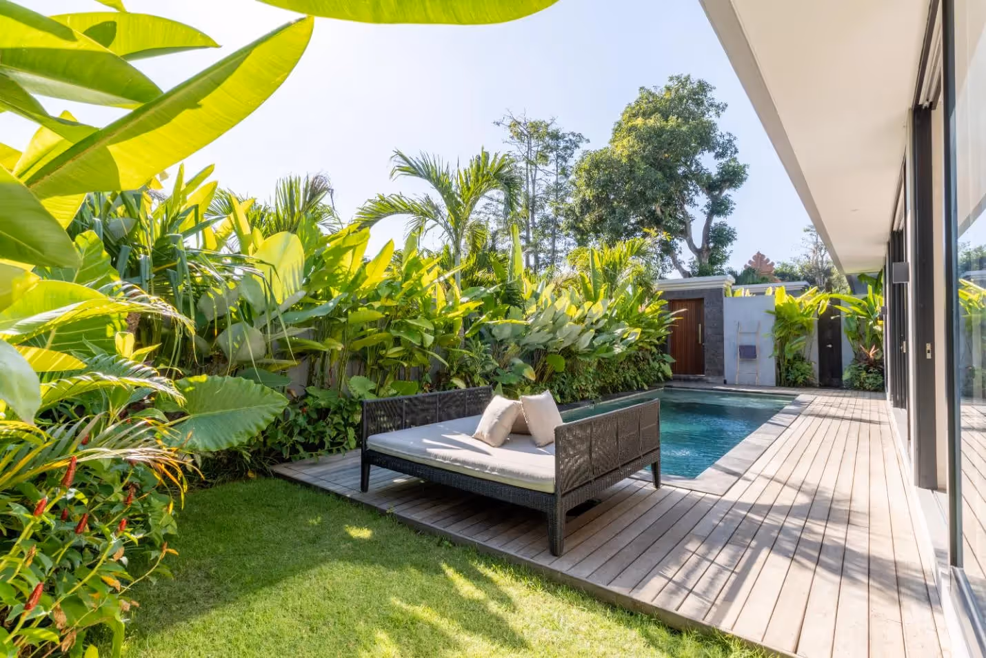 Lavia in Bingin – 2BR Tropical Hideaway with Lush Pool Garden (1/9)