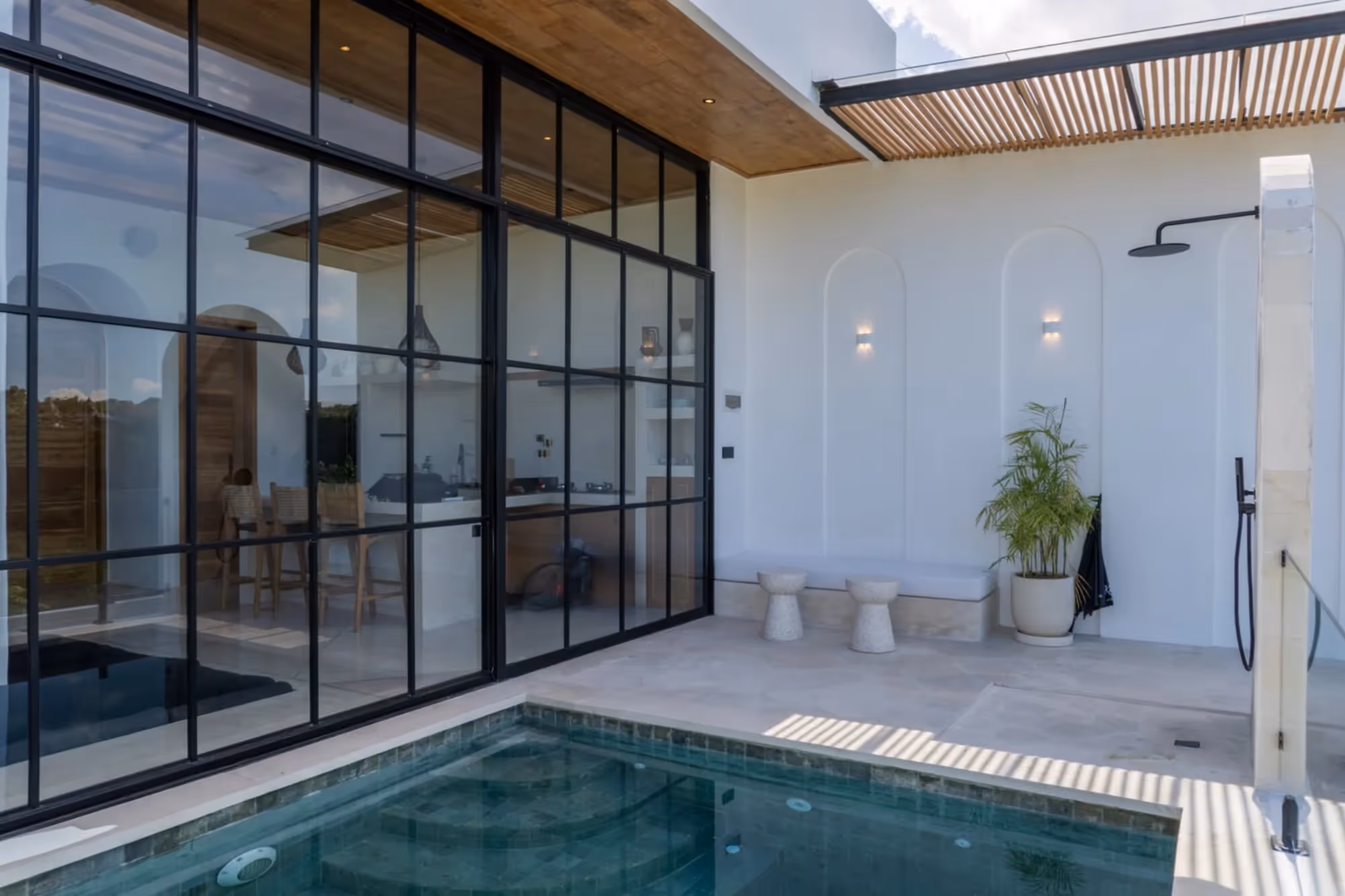 Mioa Villa - Fully Furnished 1BDR with Modern Design & Rooftop Shower (1/11)
